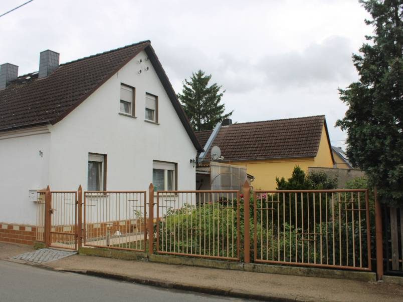 Blumberg - Wohnen, Arbeiten und Tierhaltung vereinen - Einfamilienhaus mit viel 